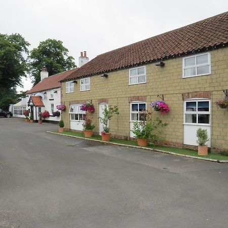 Ganton Greyhound Inn エクステリア 写真