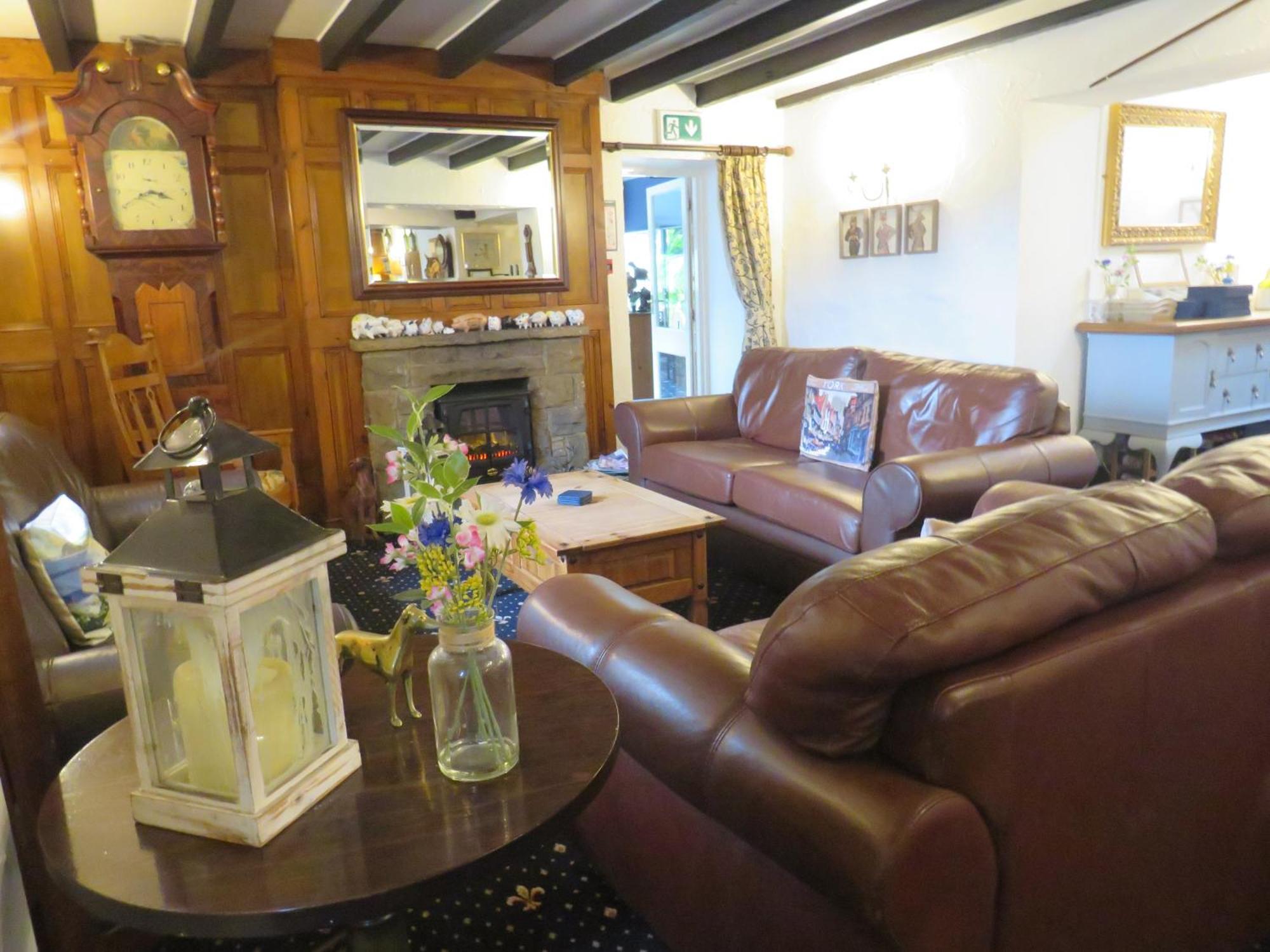 Ganton Greyhound Inn エクステリア 写真