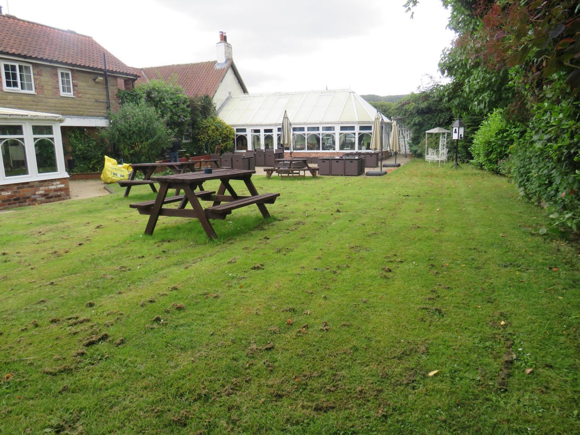 Ganton Greyhound Inn エクステリア 写真