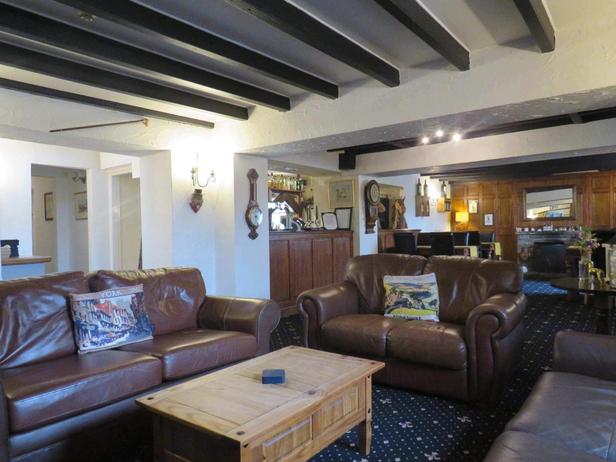 Ganton Greyhound Inn エクステリア 写真